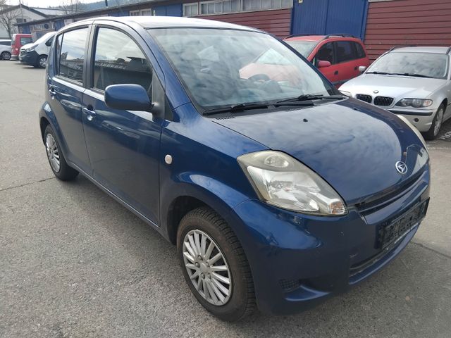 Daihatsu Sirion 1.3-Tüv 09/25/KLIMA/ALU/SERVO-