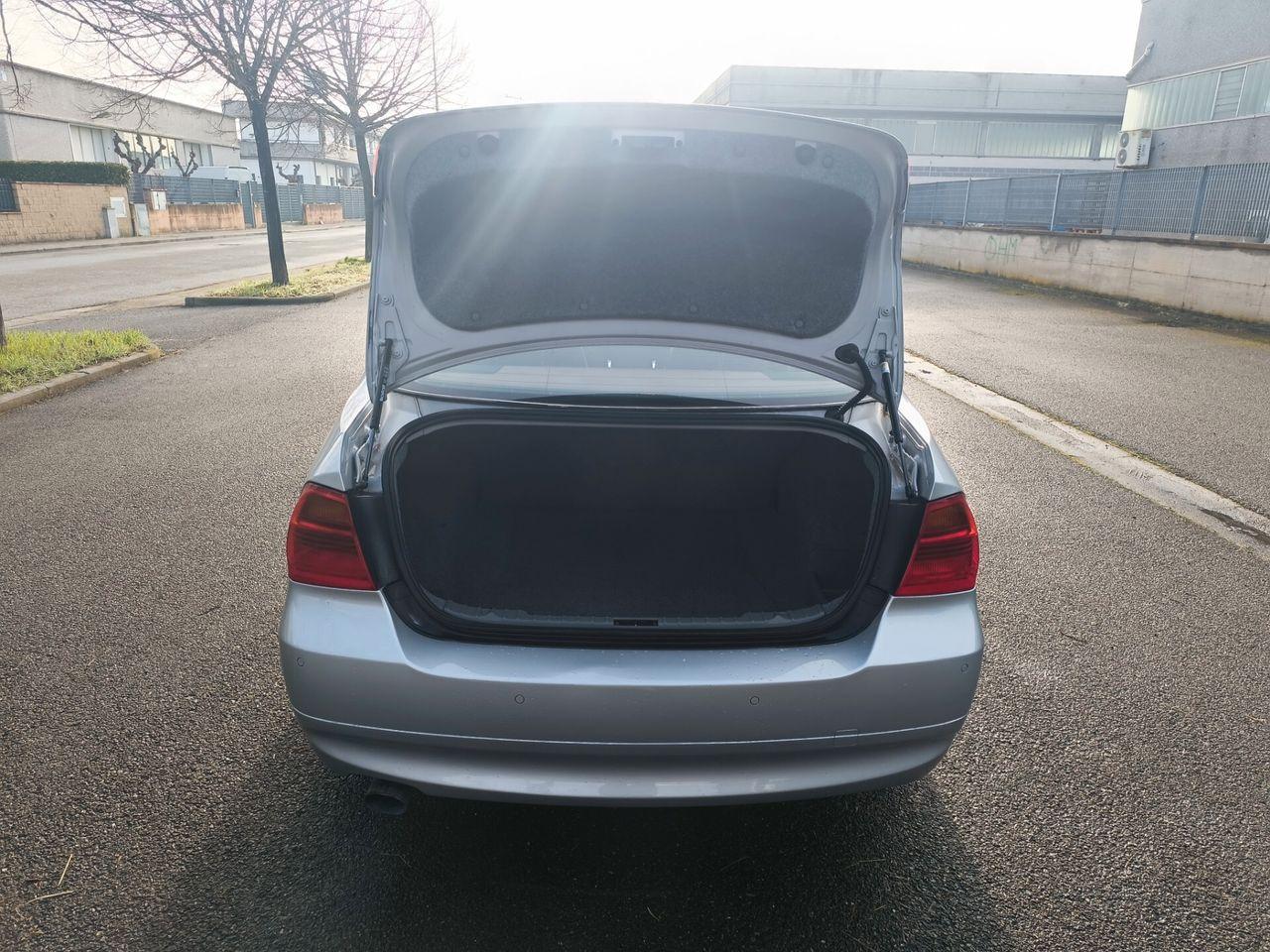 BMW 320 2006 — photo 7