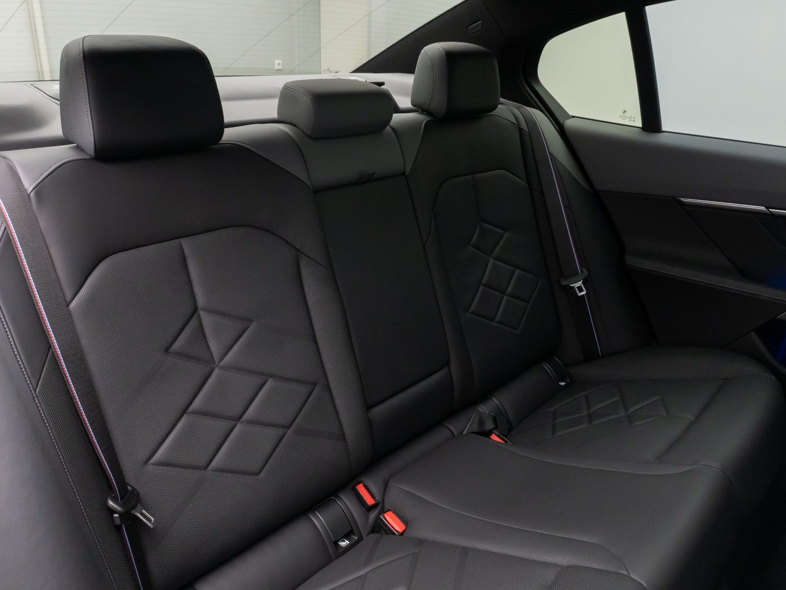 Fahrzeugabbildung BMW i5 eD40 M Sport Pro Panorama 360°HUD DAB H/K ACC