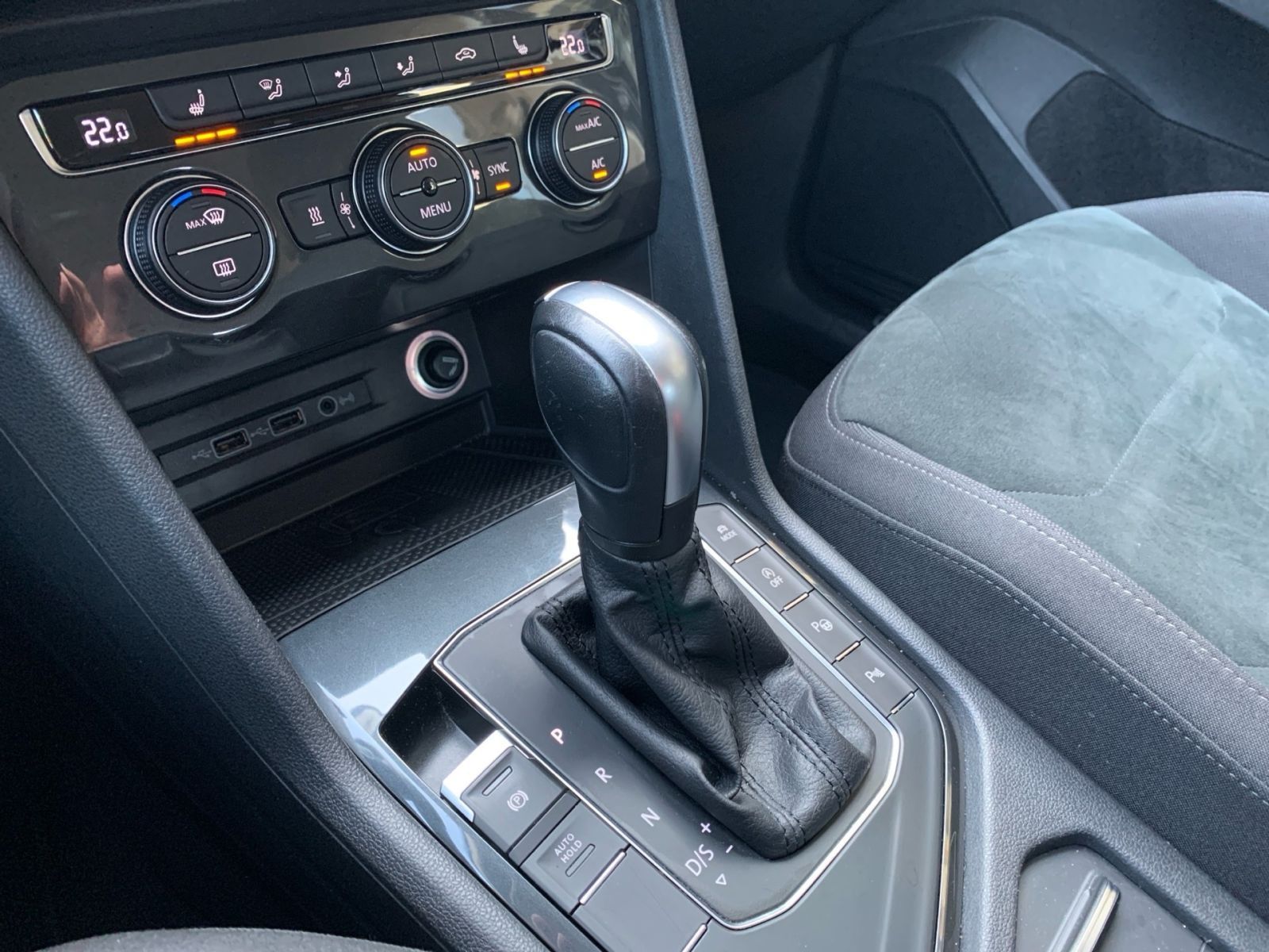 Fahrzeugabbildung Volkswagen Tiguan 1.5 TSI 7-DSG Highline OPF Navi AHK