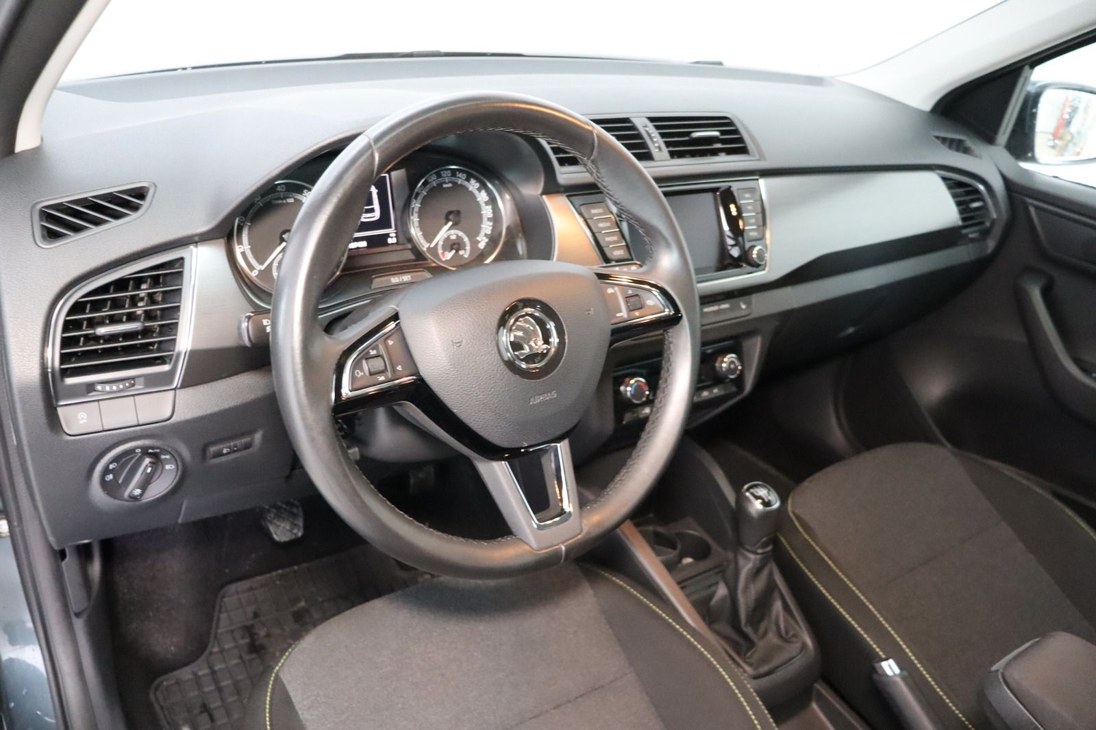 Fahrzeugabbildung SKODA Fabia 1.0 TSI * Navi * 1.Hand Soleil