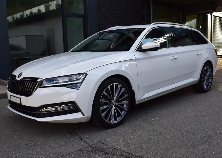 Skoda Superb Combi 2.0 TSI 4X4 DSG Laurin&Klement VOLL