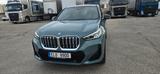 BMW iX1 xDrive30 - - graue BMW iX1