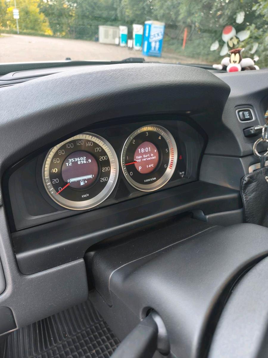 Volvo V70 2012 — photo 8