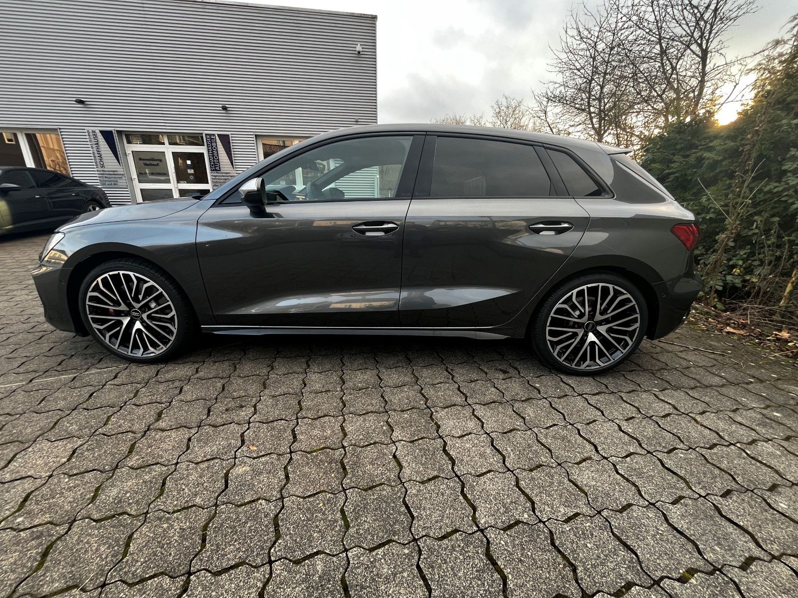 Fahrzeugabbildung Audi S3 Sportback quattro 19" PANO ACC PDC LED