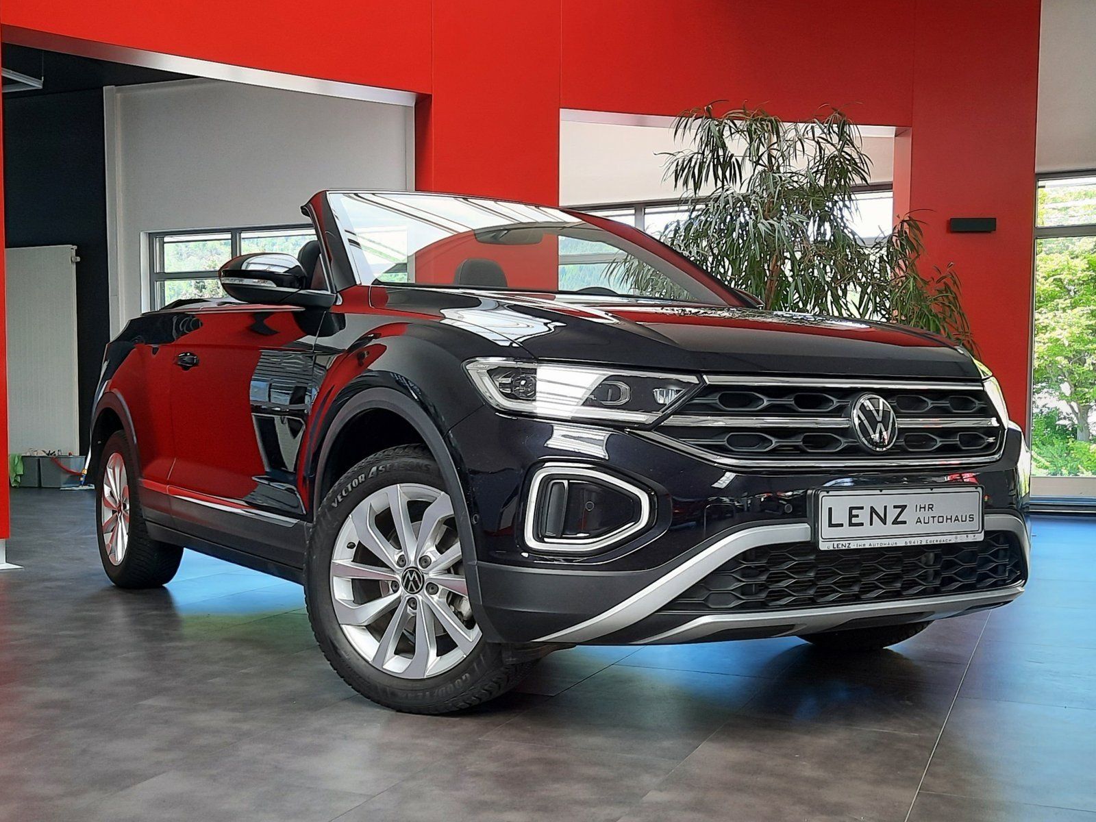 Fahrzeugabbildung Volkswagen T-Roc Cabriolet Style TSI DSG *Navi*Cam*LED*PDC*
