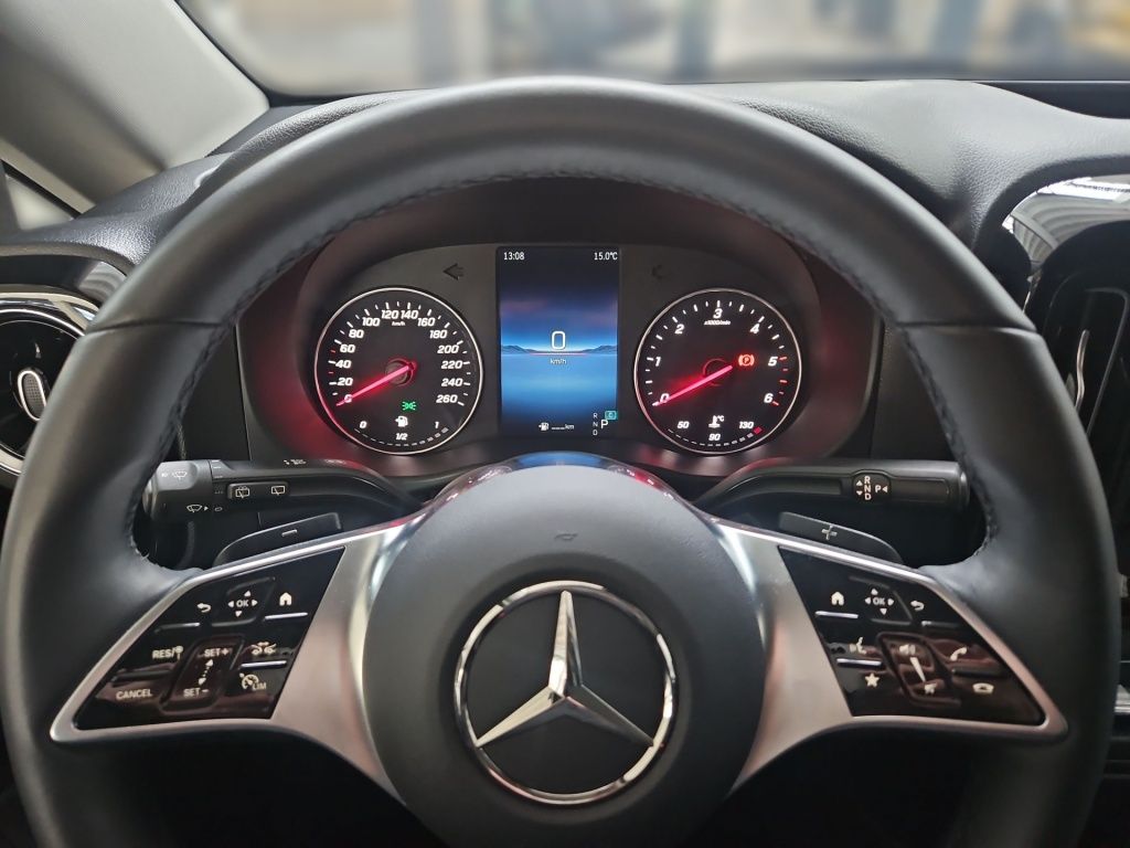 Fahrzeugabbildung Mercedes-Benz Vito 116 Tourer PRO lang 8 Sitze Flügeltüre STHZ