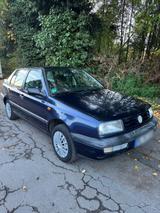 Volkswagen Vento CL 1,6 Benzin 1994 230.00... - Volkswagen Vento in Bochum