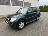 Mitsubishi Pajero 3.2 DI-D Invite - gebrauchte Mitsubishi Pajero aus dem Jahr 2009