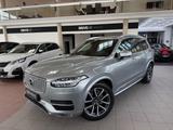 Volvo XC90 2.0 D5 Inscription AWD 7-Sitzer - silberne Volvo XC90