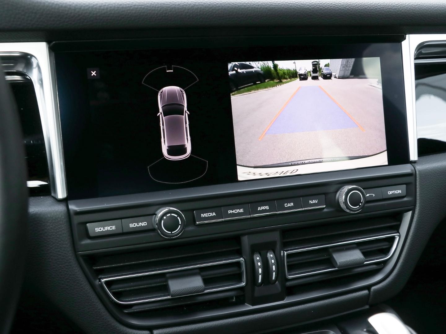 Porsche Macan S Luftfederung PASM Rückfahrkamera
