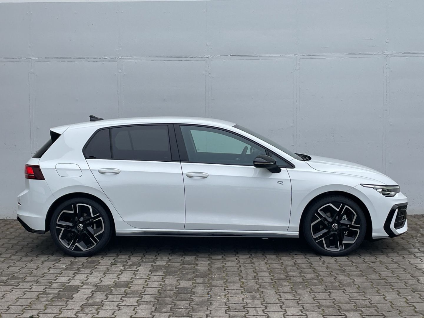 Golf VIII R-Line 1.5 eTSI DSG Black Style Kamera