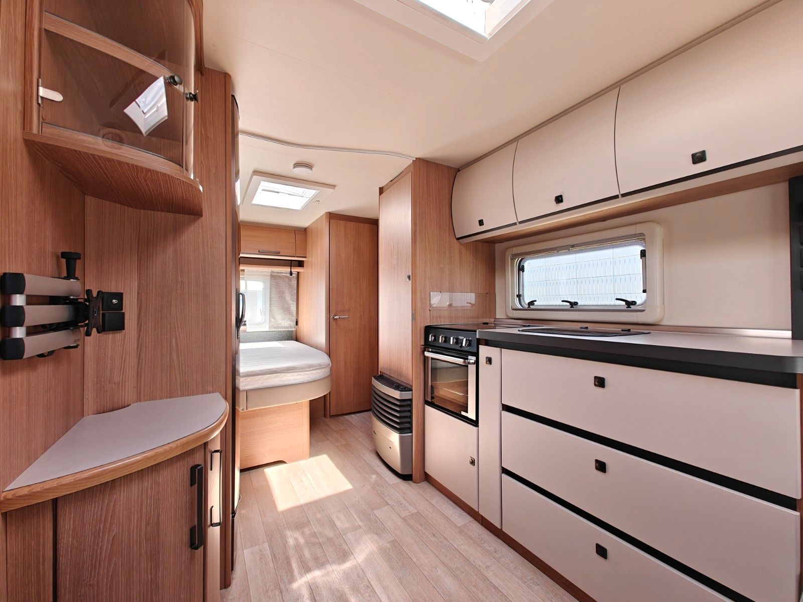 Fahrzeugabbildung Fendt Saphir 560 SF - Mover, Backofen, Citywasser -