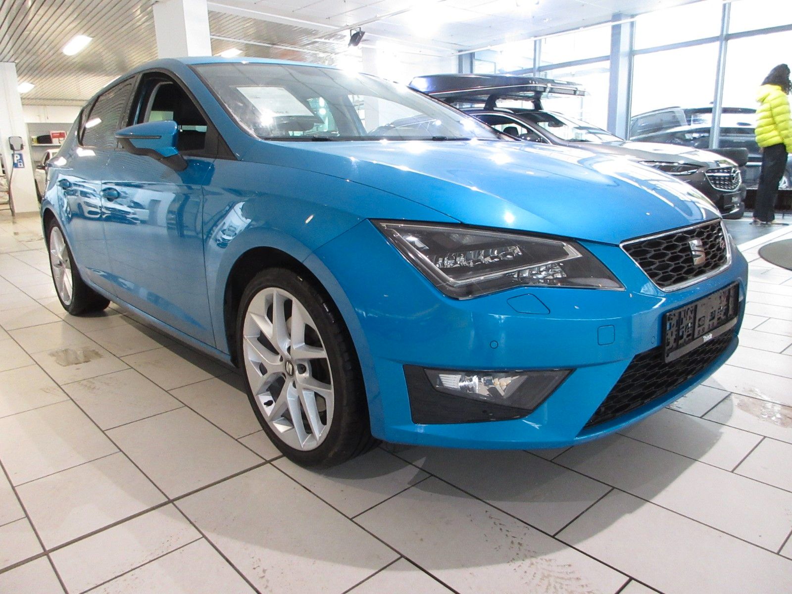 Fahrzeugabbildung SEAT Leon 1.8T FR LED/SHZ/PDC/18"ALU/TEMPOMAT