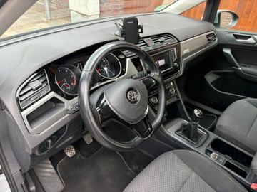 Volkswagen Touran - 10