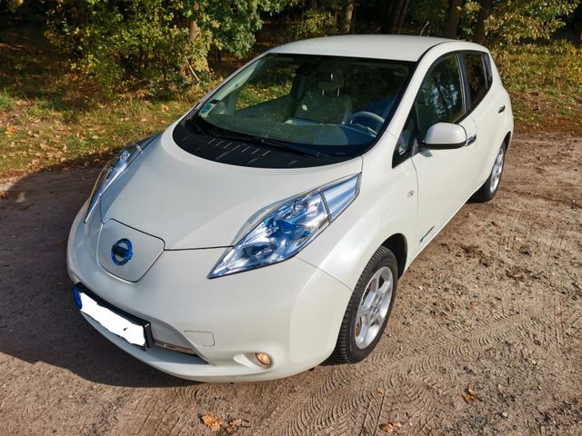 Nissan Leaf - -