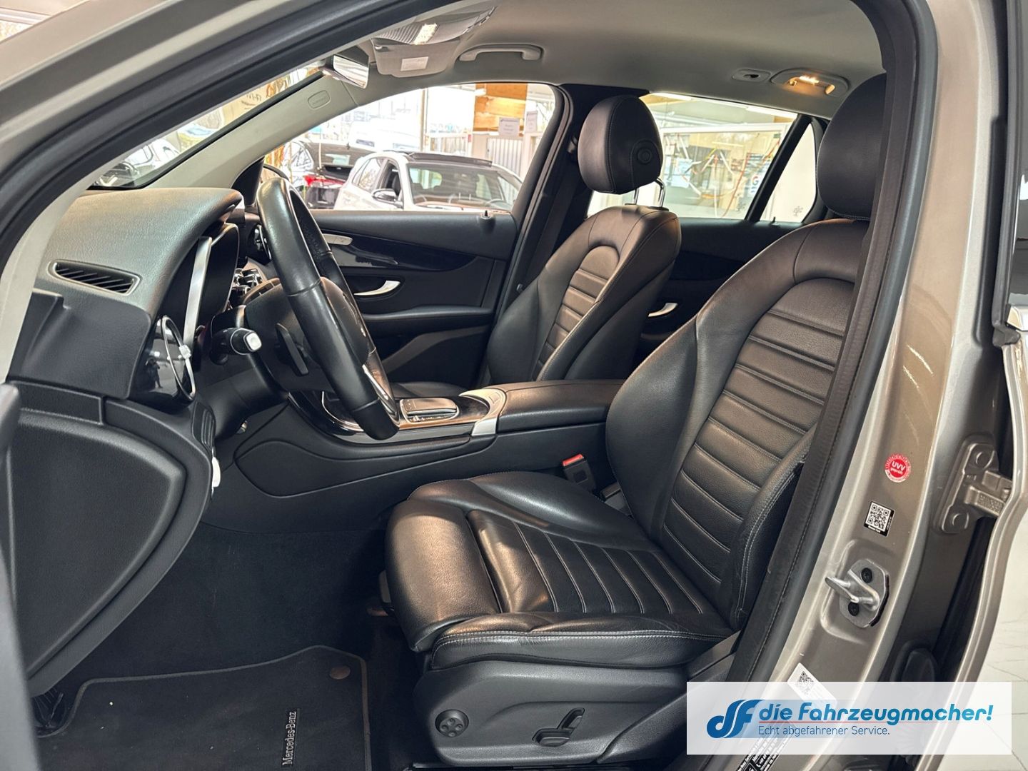 Fahrzeugabbildung Mercedes-Benz GLC 300 e 4Matic AHK-klappbar Leder *EXPORT