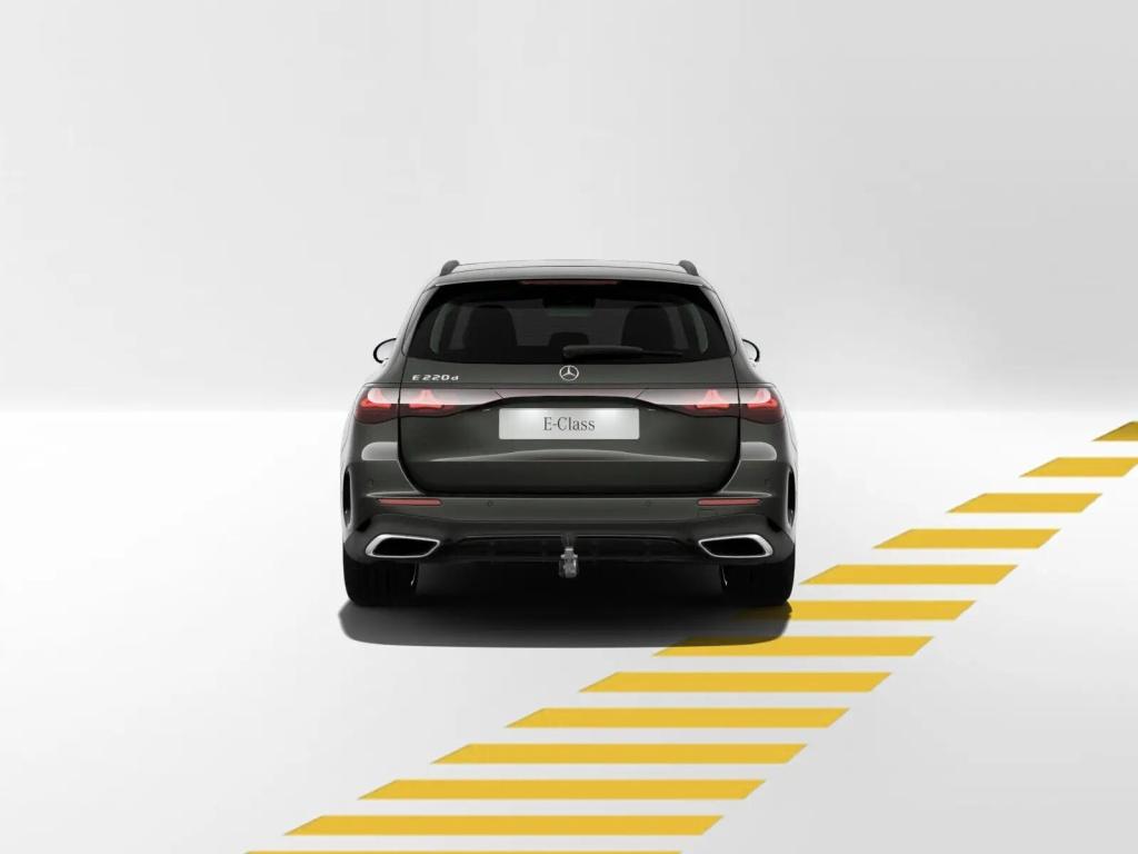 Mercedes-Benz E 220 d T AMG EDITION NIGHT DISTRO PANO AHK 360°
