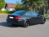 BMW 325i Coupé - E92 - BMW 325: E92 325i