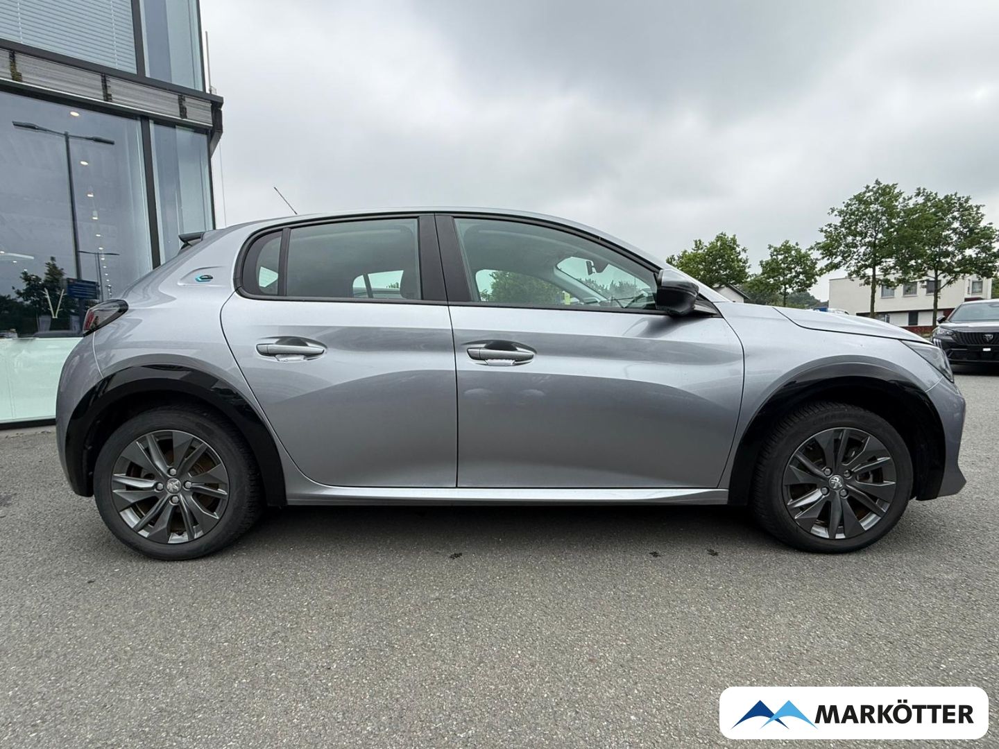Peugeot 208 e- Allure Pack ACC/CAM/LED/SHZ/CARPLAY/11kW imagem 2