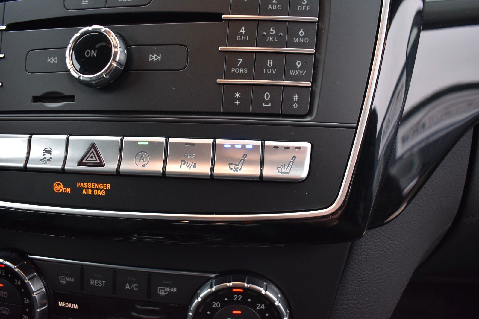 Fahrzeugabbildung Mercedes-Benz GLE 400 4Matic Distronic AHK 21* Keyless-go