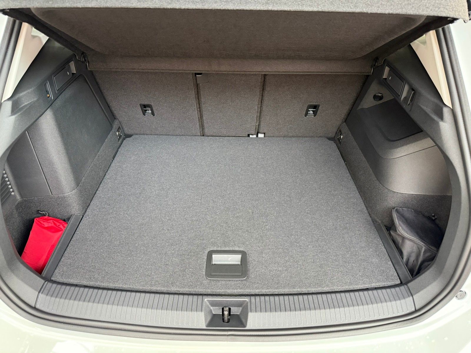 Fahrzeugabbildung Volkswagen Tiguan Energy 1,5 l eHybrid 6-Gang DSG +AHK+Navi