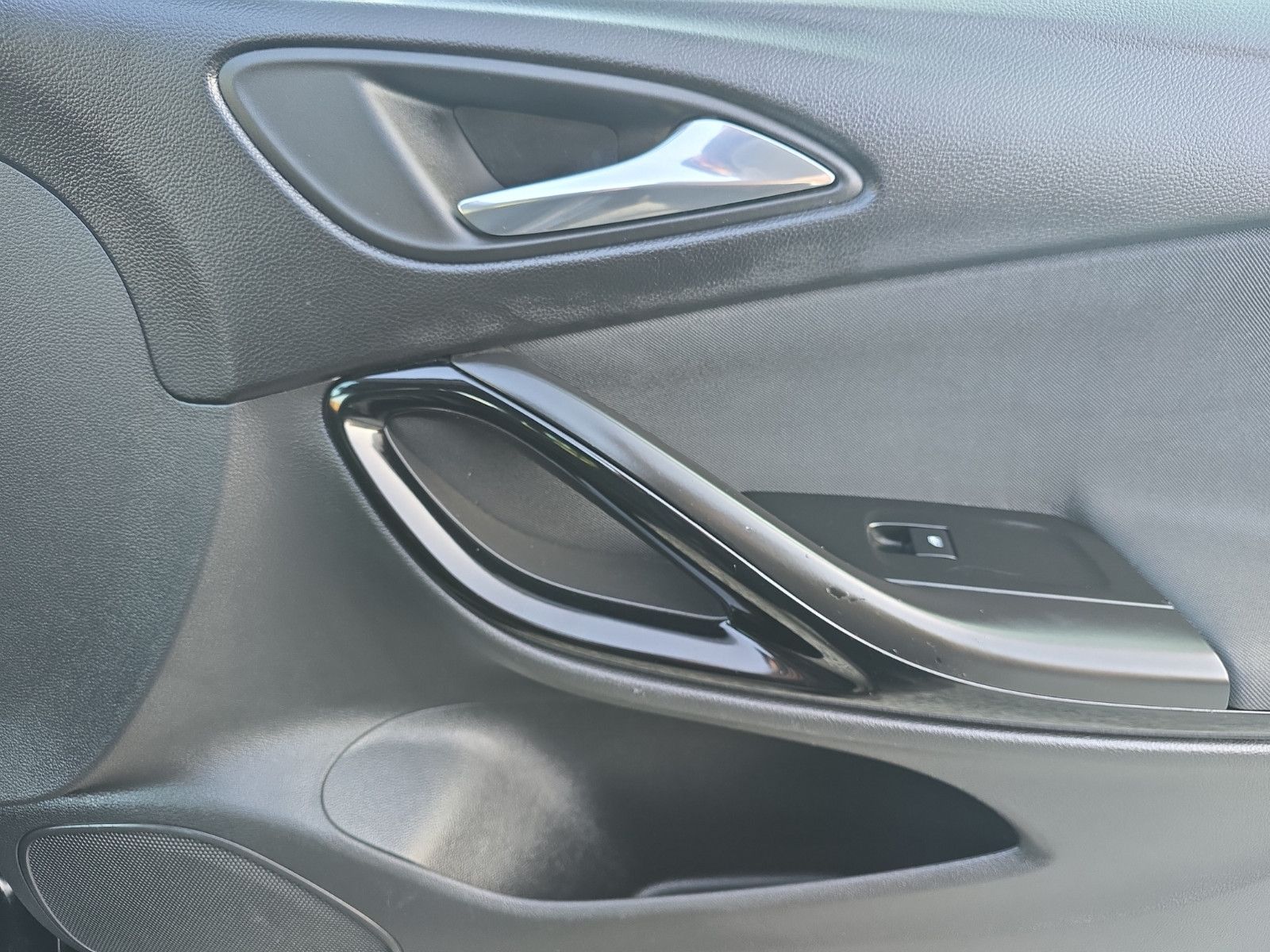 Fahrzeugabbildung Opel Astra K Dynamic+LED+NAVI+TEMPOMAT+SPURASISTENT