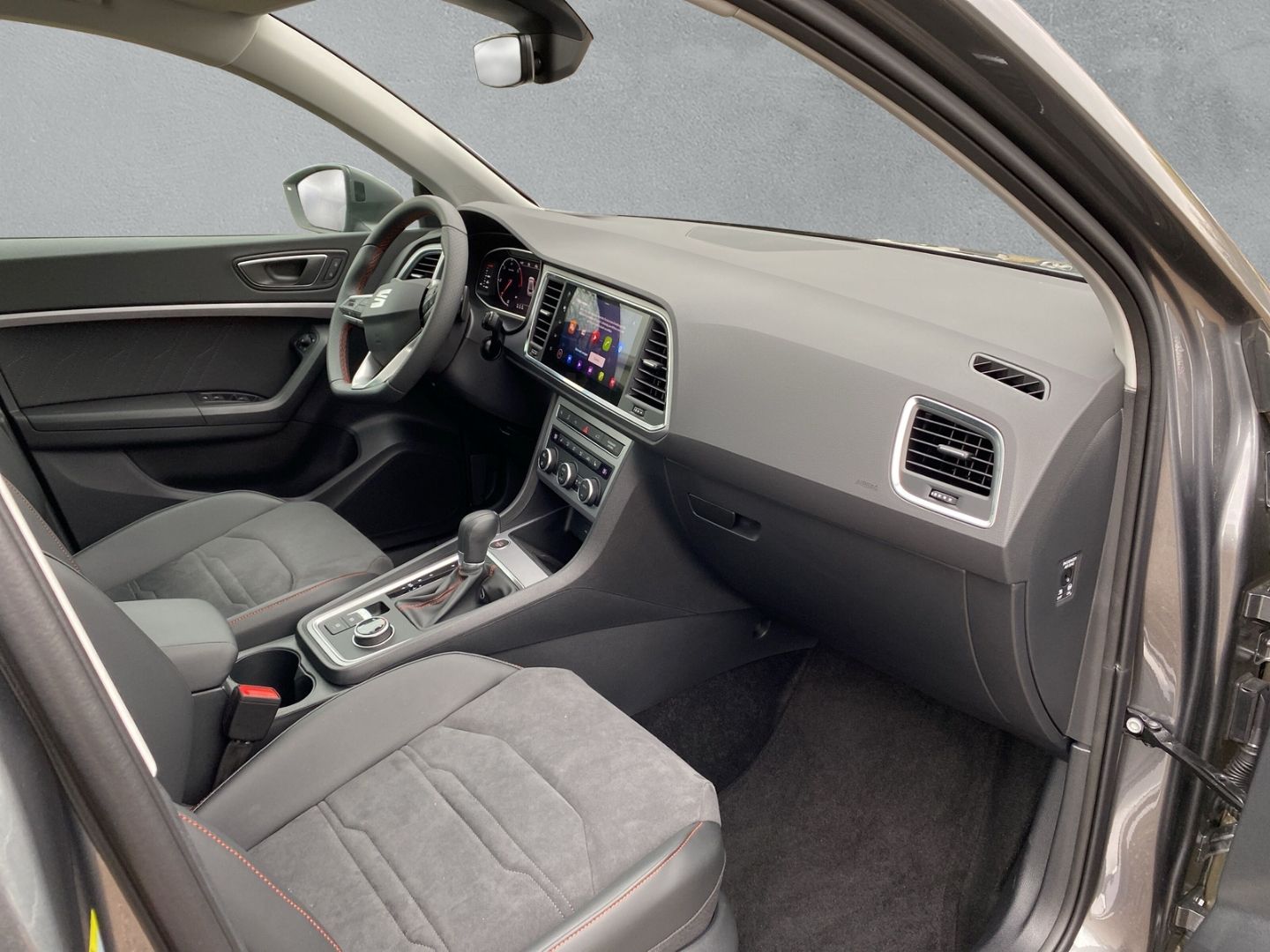 Fahrzeugabbildung SEAT Ateca FR 4Drive 2.0 TDI*NAVI*PANO*AHK*SHZ*DCC*