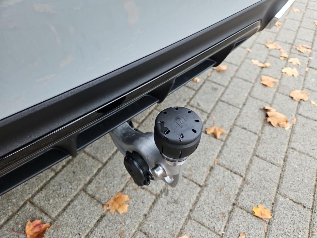 Fahrzeugabbildung Mercedes-Benz E 300 e Limo +AMG-ADVANCED+NIGHT+AHK+BURMESTER +