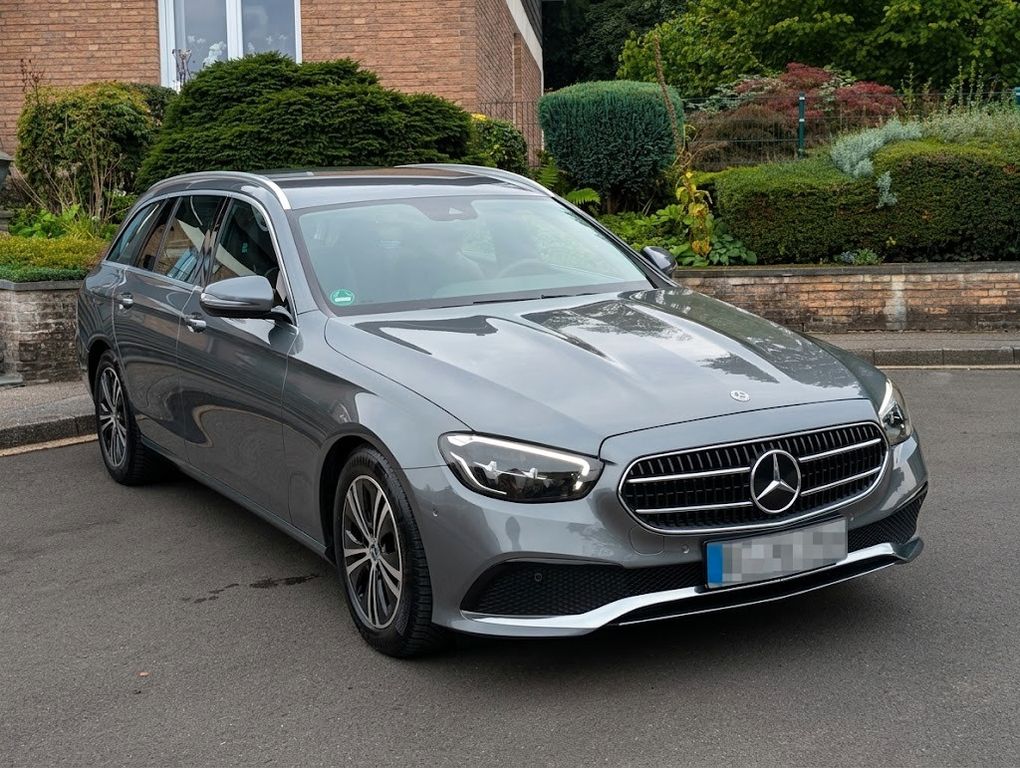 Image of Mercedes-Benz E 220