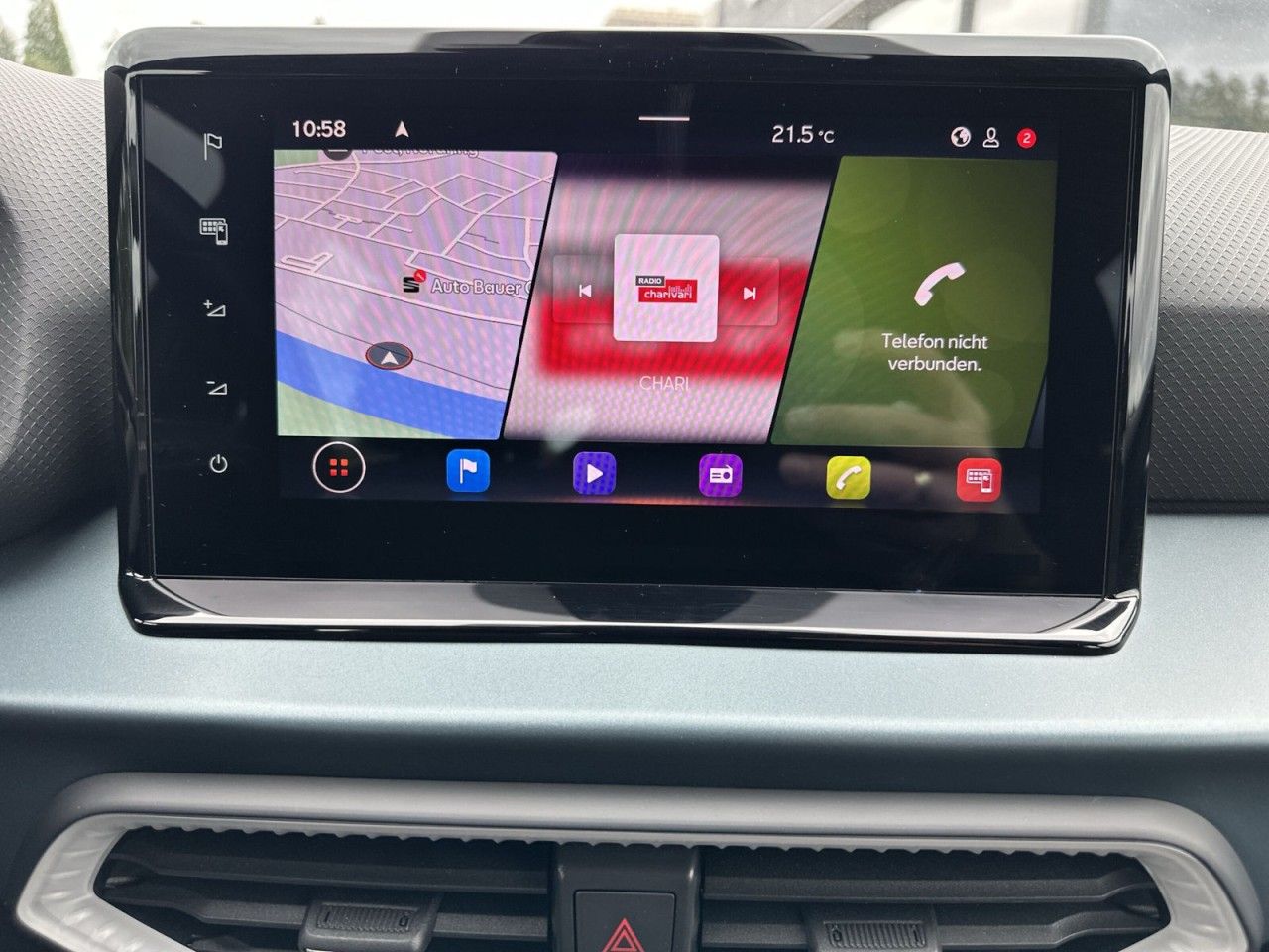 Fahrzeugabbildung SEAT Arona Xperience 1.0TSI 110 PS DSG-Navi*Cam* - mit KI generiert/bearbeitet