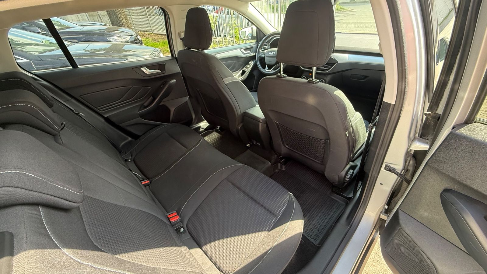 Fahrzeugabbildung Ford Focus Turnier Cool & Connect