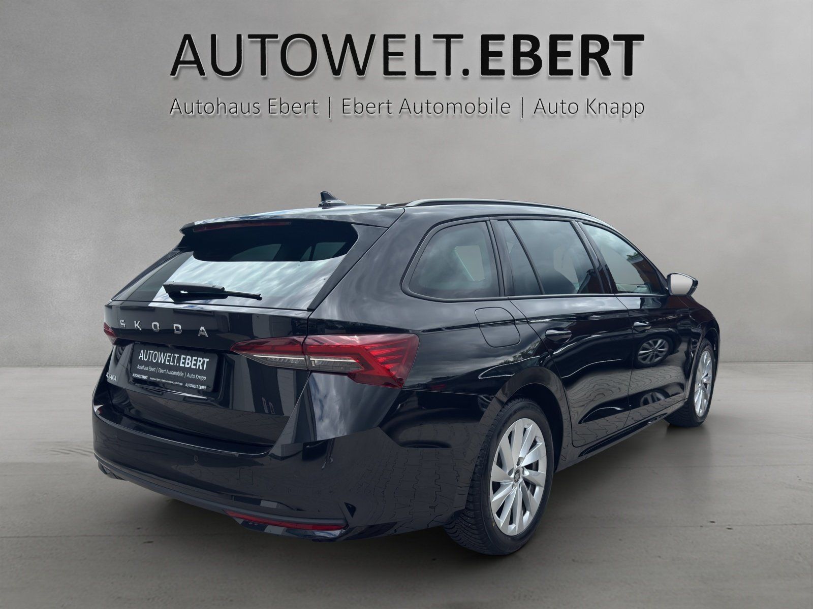 Fahrzeugabbildung SKODA Octavia 2.0 TDI DSG Selection/AHK/360°/HUD/LED/