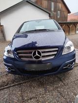 Mercedes-Benz Merzedes B200 Autom.EZ6/11 in schönem blau - : Merzedes