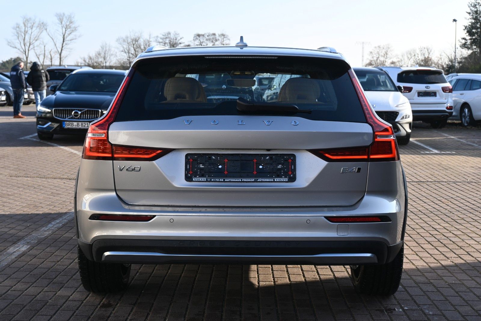 Fahrzeugabbildung Volvo V60 CC B4D AWD Ultimate*LED*PANO*360*H&K*MASSAGE