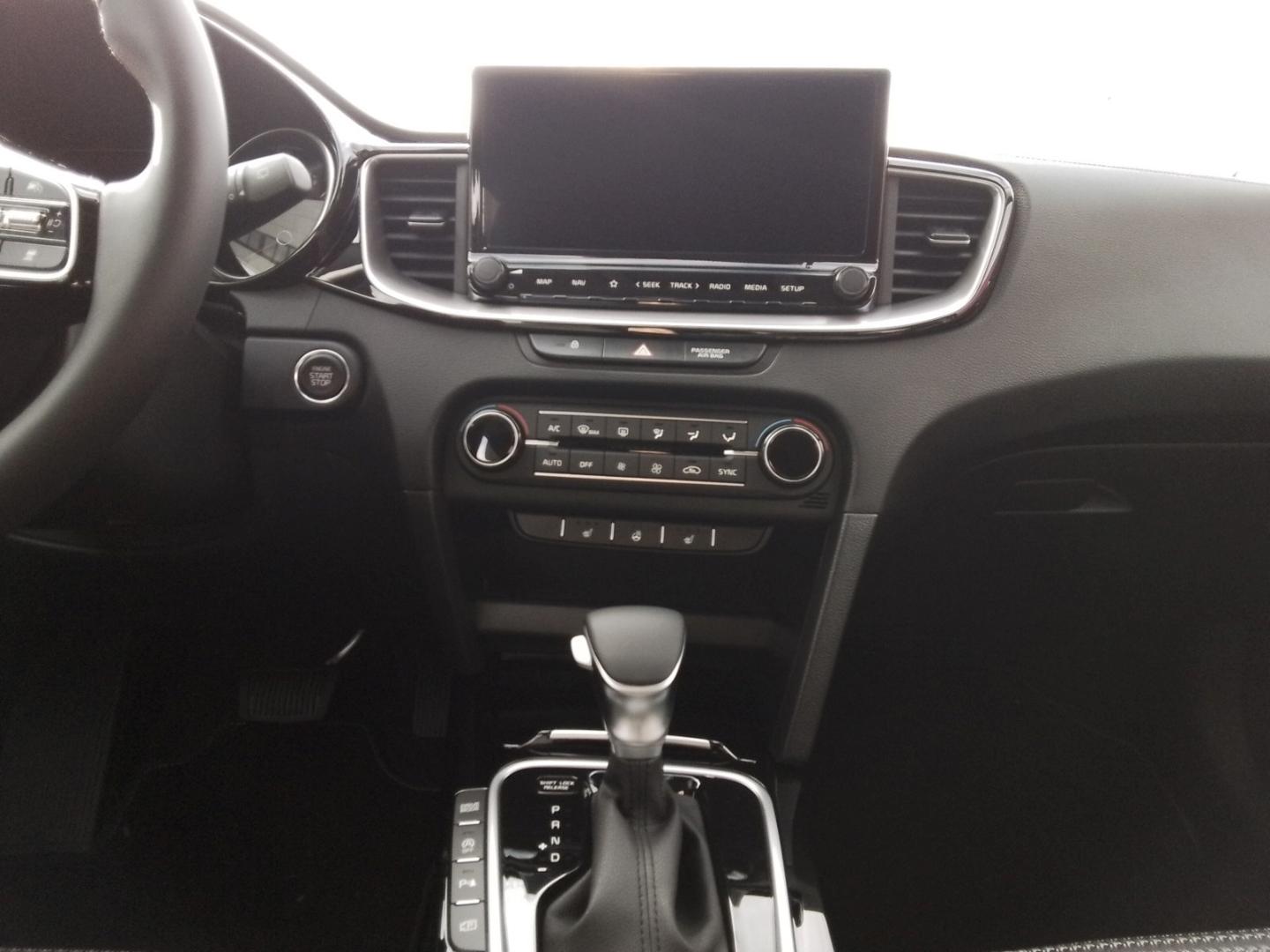 Kia Ceed_sw Ultimate Edition AT Navi Digitales Cockp