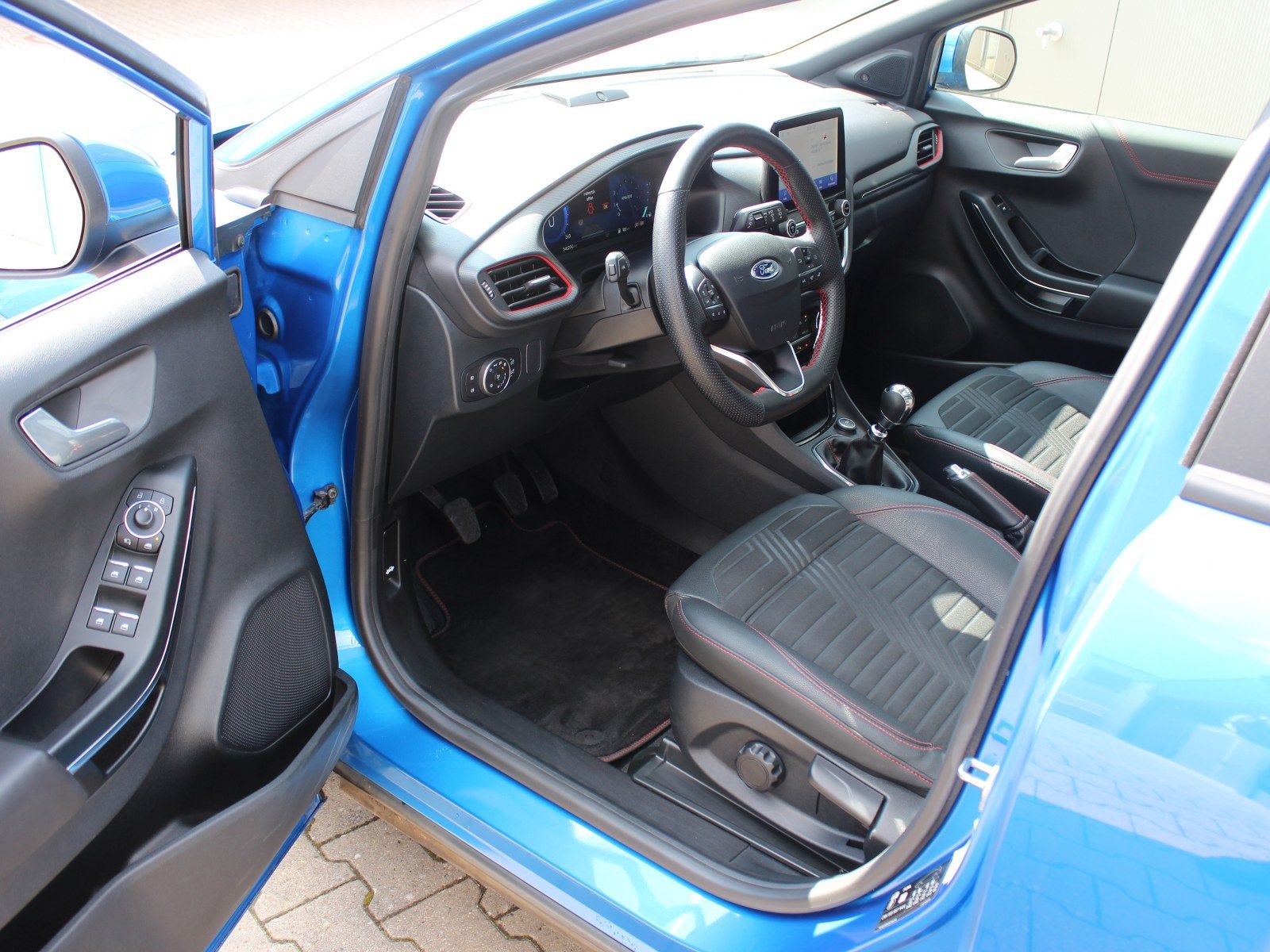 Fahrzeugabbildung Ford Puma ST-Line X 1,0 EcoBoost Mild Hybrid
