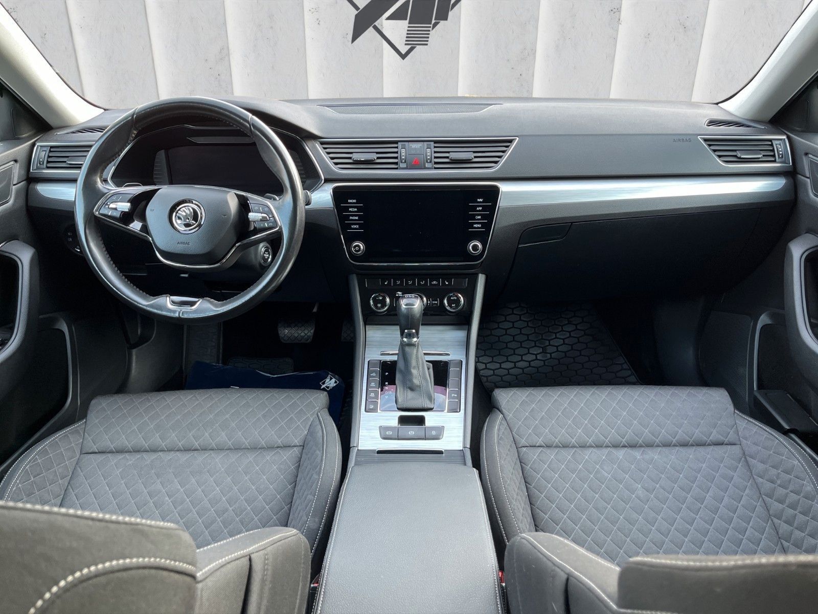 Fahrzeugabbildung SKODA Superb 1.4L DSG Combi*ViCo*Standheizung*AHK**