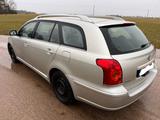 Toyota Avensis Combi 1.8-l-VVT-i - - Toyota Avensis aus 2004: Kombi