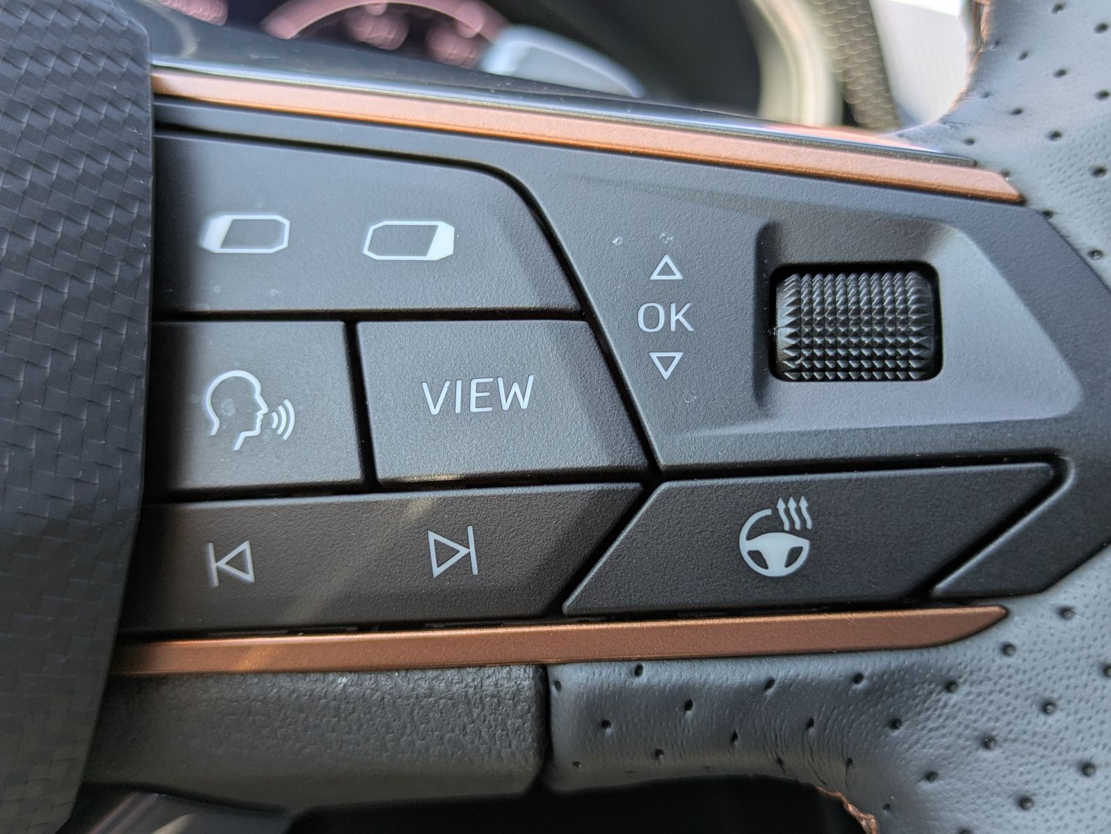 Fahrzeugabbildung CUPRA Leon 1.5 eTSI DSG MATRIX-LED*ACC*APP*KAMERA*18"