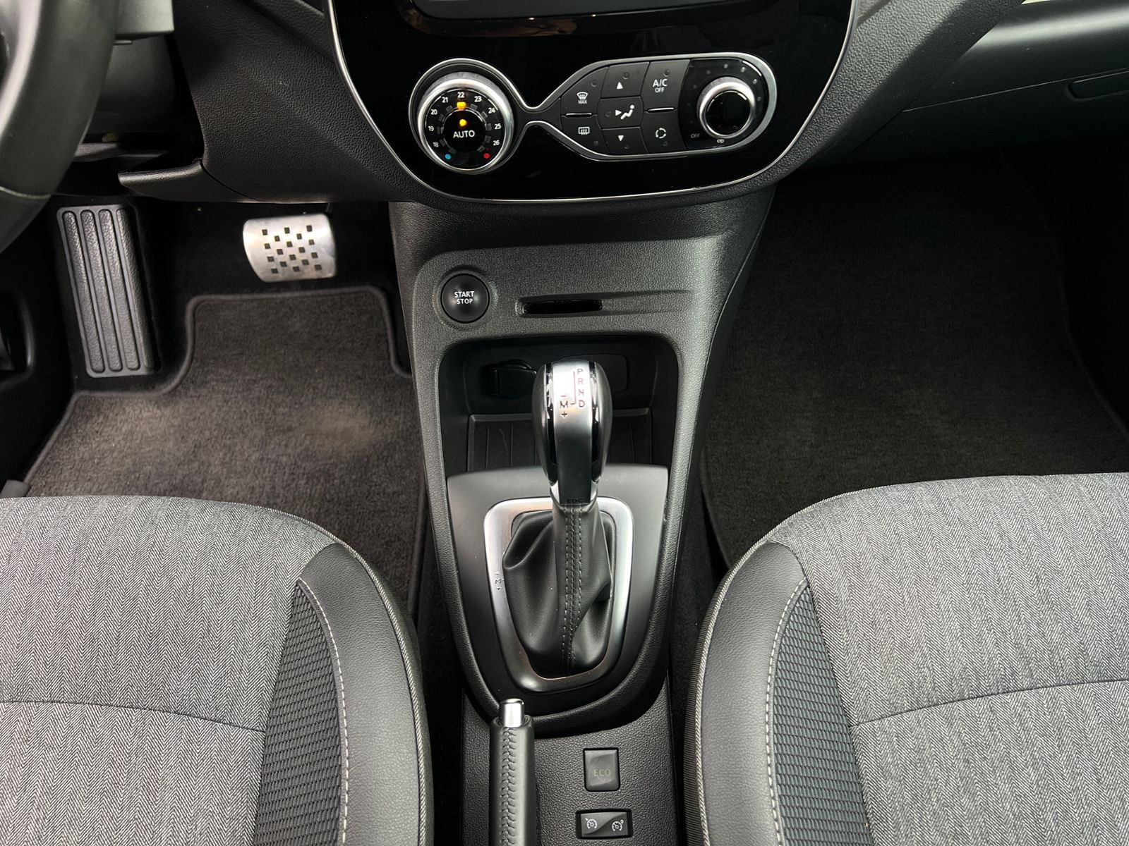 Fahrzeugabbildung Renault Captur Intens 1.3 TCe 150 *AHK,Navi PDC hinten,L