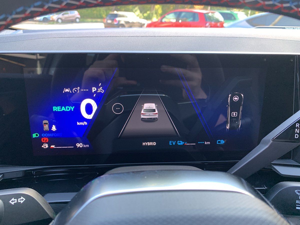 Renault Rafale - Bild 16