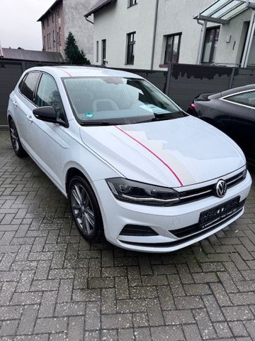 Volkswagen Polo VI beats 1,0