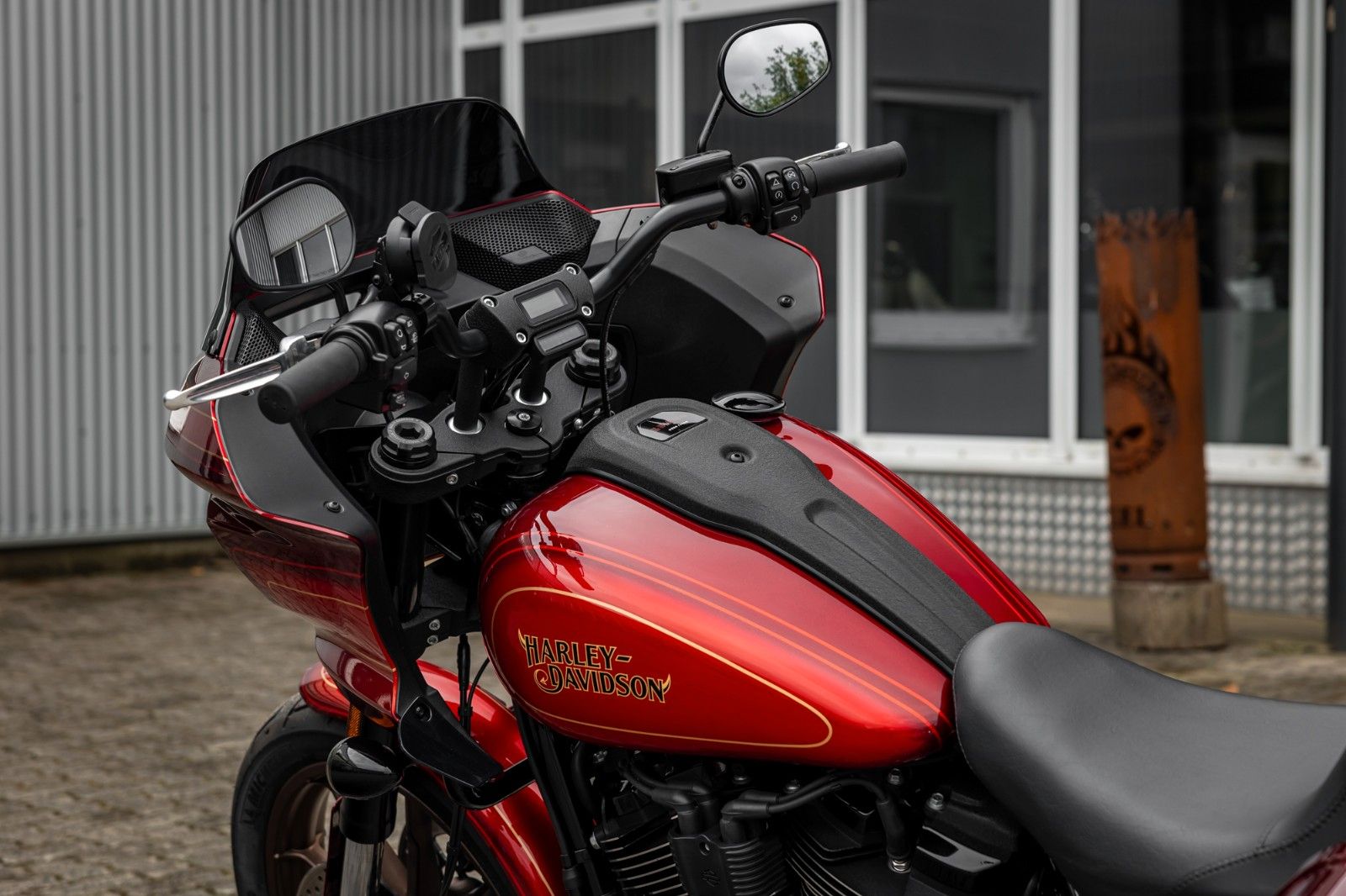 Fahrzeugabbildung Harley-Davidson FXLRST LOW RIDER ST 117 - EL DIABLO Nr. 359/1500