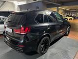 BMW X5 xDrive 50 i Sportpaket AHK Pano StandHZG HUD  - BMW X5 in Duisburg