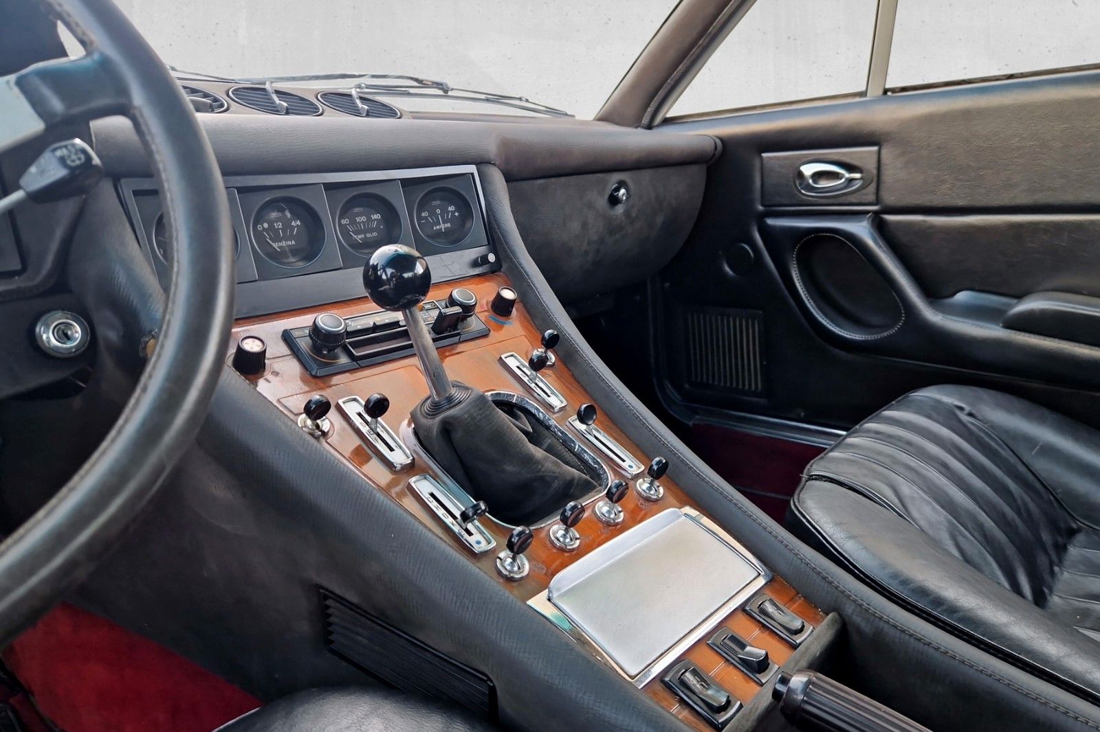 Fahrzeugabbildung Ferrari 365 GT/4 2+2 *GTC Motor*