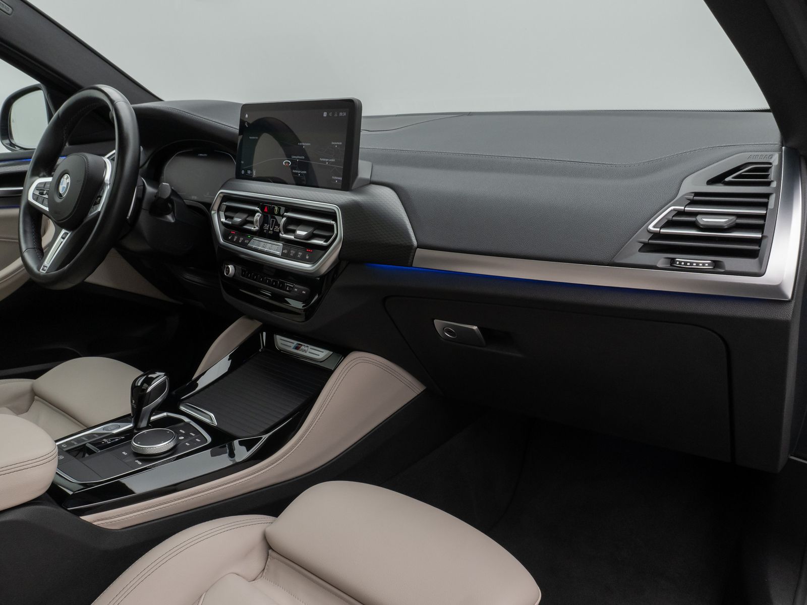 Fahrzeugabbildung BMW X4 M40i Panorama Laser Kamera HUD DAB HiFi AHK