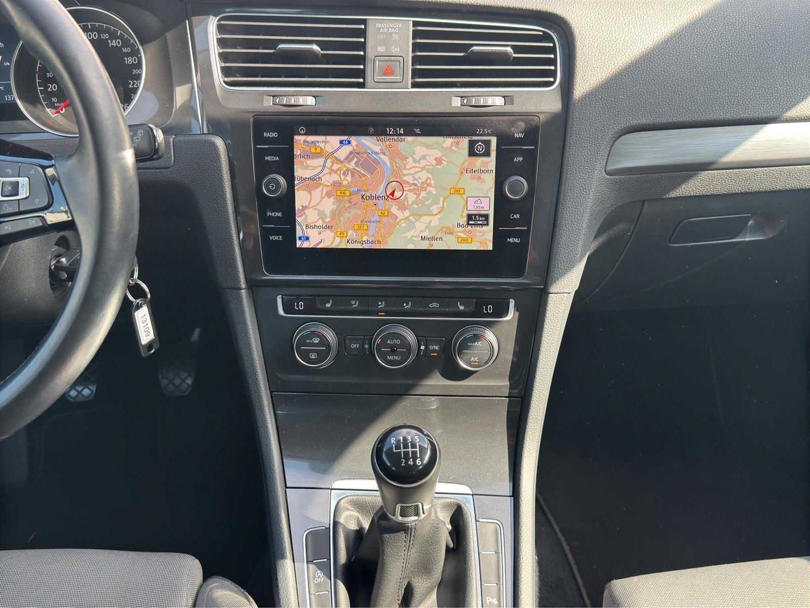 Volkswagen Golf VII Lim. Comfortline +Navi+Shz+
