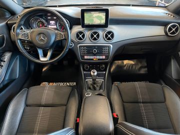 Mercedes-Benz CLA 180 Shooting Brake *NAVI*PDC*TEMPOMAT*