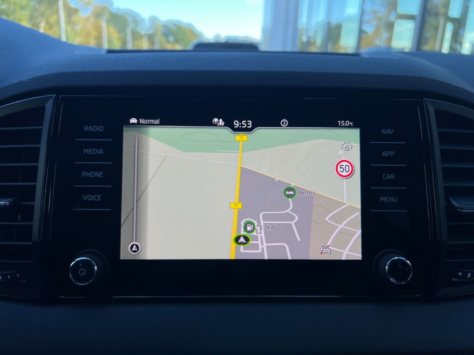 Fahrzeugabbildung SKODA Karoq Sportline 2.0 TDI DSG 4x4 *AHK, Navi, Trav